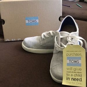 Toms Paseo light grey chambray sneakers